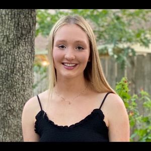 Meet your Posher, Elly